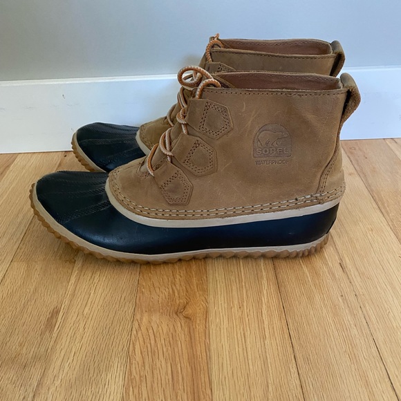 Like new Sorel boots! - Picture 3 of 6